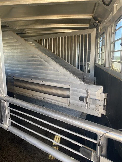 2000 Sooner 4 Horse Bumper Pull SUPER CLEAN - Image 6