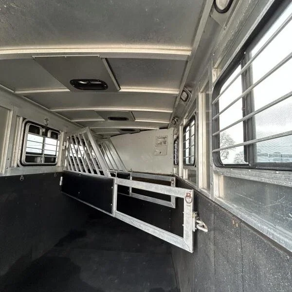 2002 Silverado 3h GN All Aluminum Weekender - Image 6