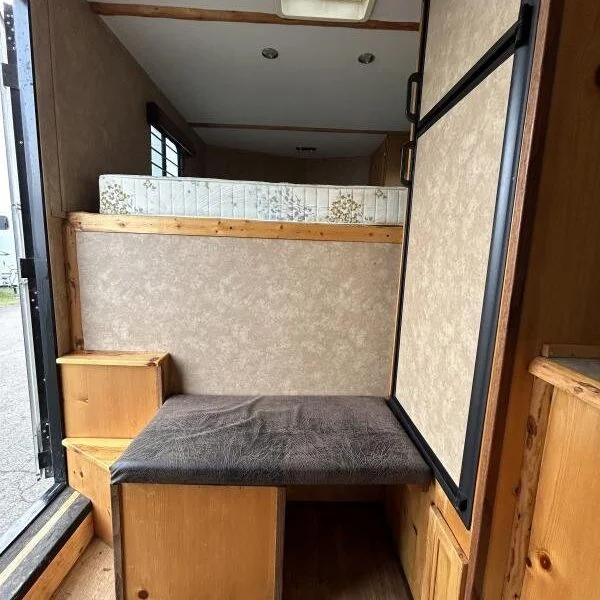 2002 Silverado 3h GN All Aluminum Weekender - Image 2