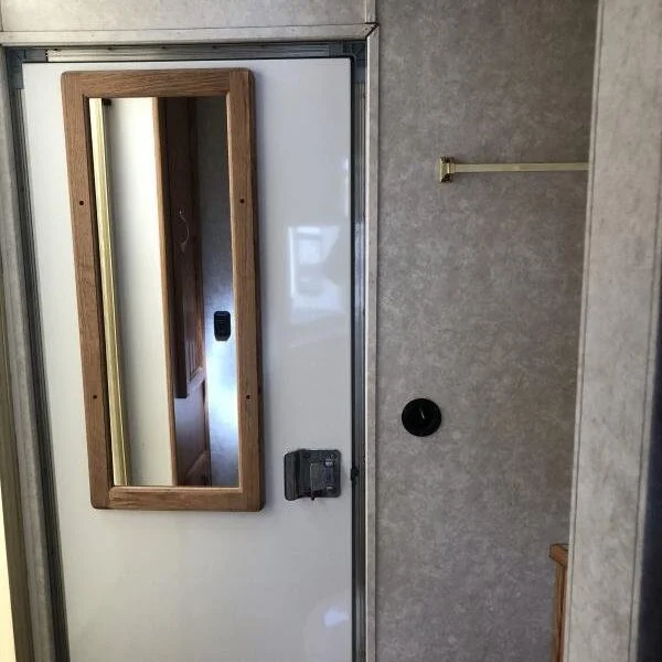 2003 Sundowner Trailers LQ 4H 8010 SIERRA Horse Trailer - Image 5