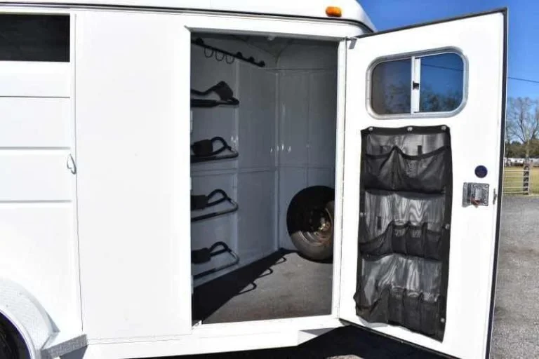 2002 Logan Coach 3HBP 3 Horse Trailer - Image 4