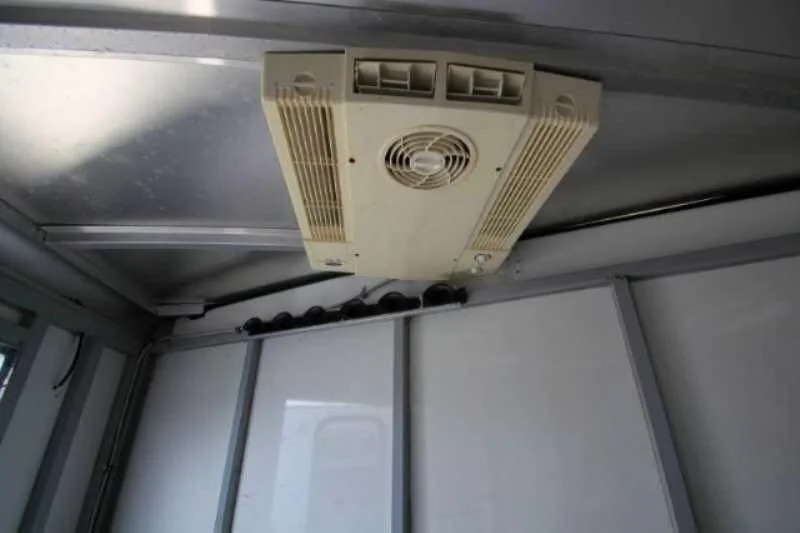 2003 Sundowner 2 Horse - Image 6