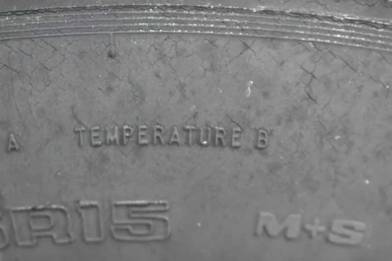 2001 CM Odyssey 2 Horse Trailer - Image 8