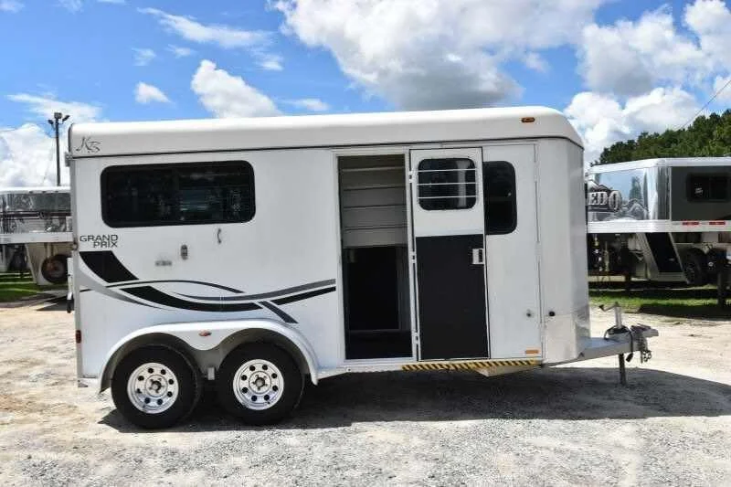 2002 Kiefer Built 2 Horse Bumper Pull - Image 6