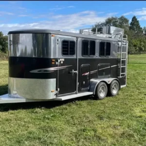 2005 classic aluminum 3 Horse monarch 16 foot
