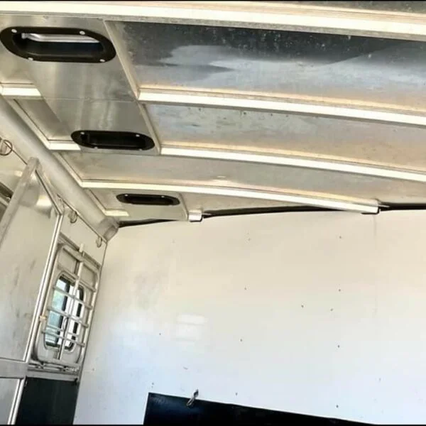 1999 Sundowner 3 Horse Trailer - Image 3