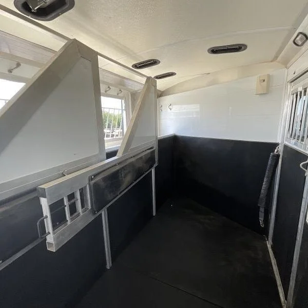 2005 Jamco 4 Horse Gooseneck Trailer - Image 7