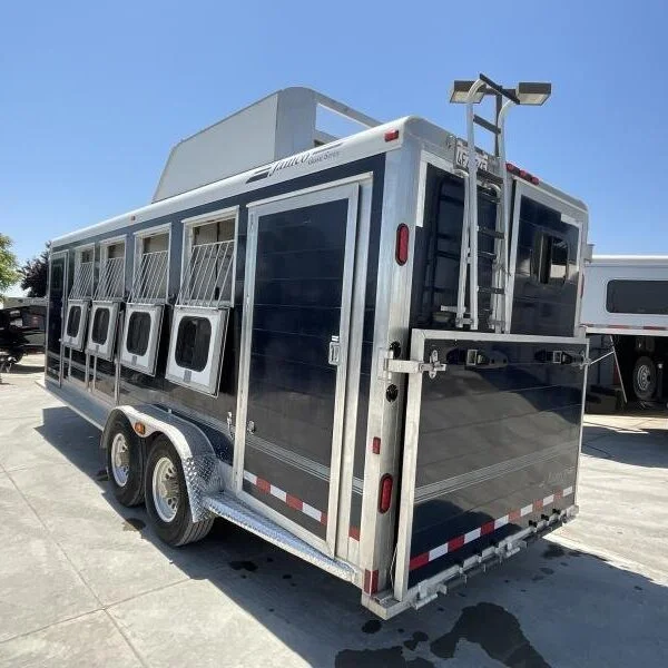 2005 Jamco 4 Horse Gooseneck Trailer - Image 21