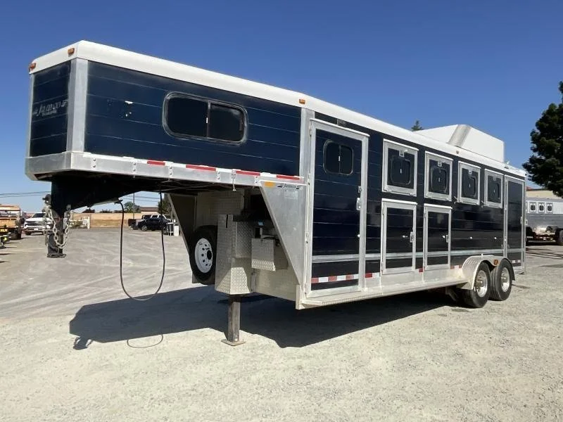 2005 Jamco 4 Horse Gooseneck Trailer - Image 22
